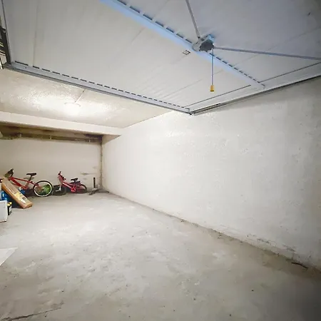 Lumineux, Parking, 9 Pers. - Fr-1-715-115 * موجيو